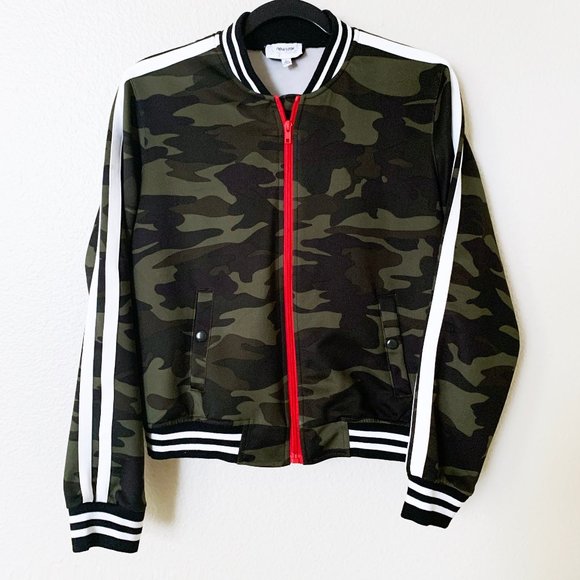 new look supreme jacket